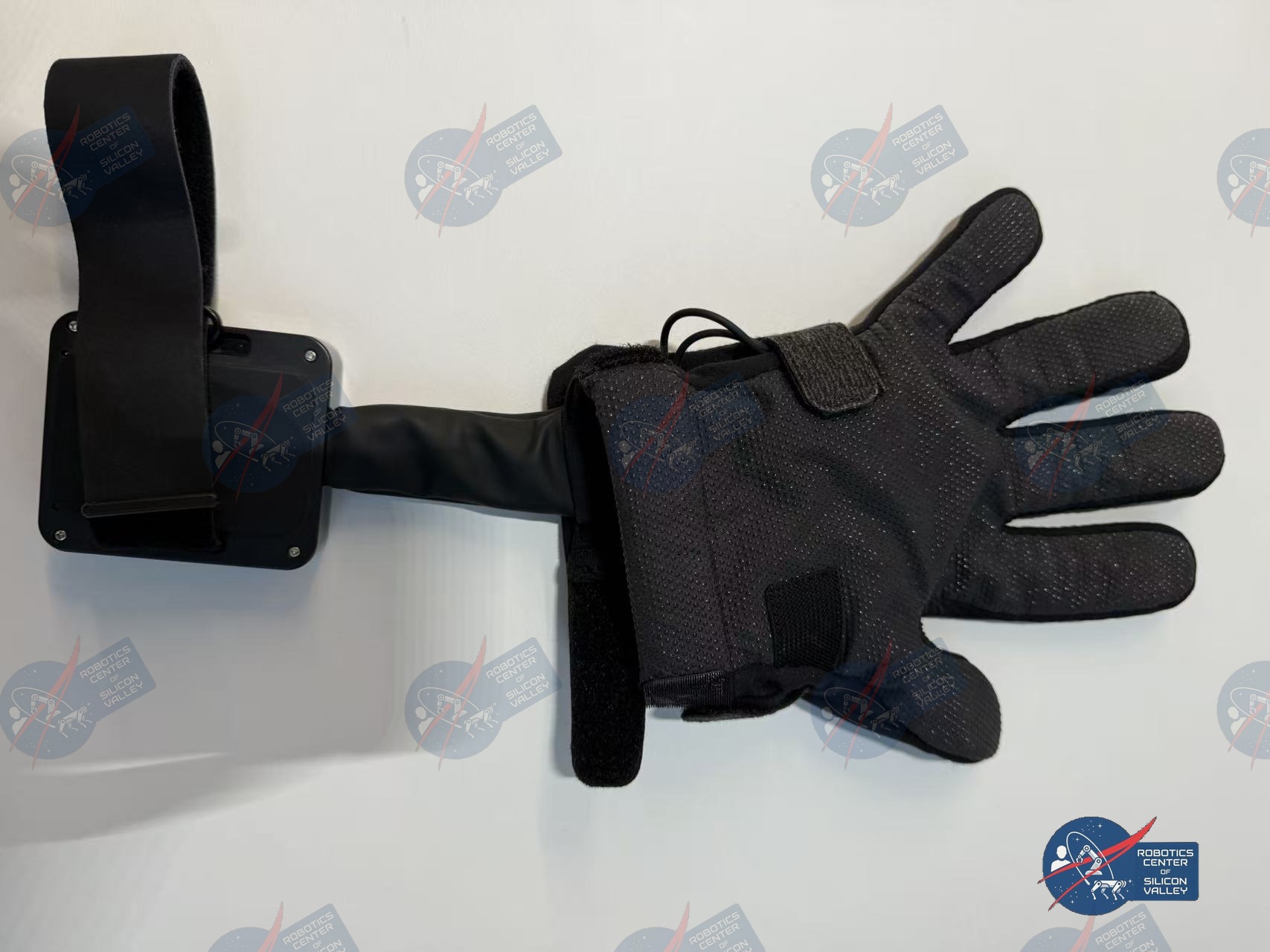 Wuji Glove — front view